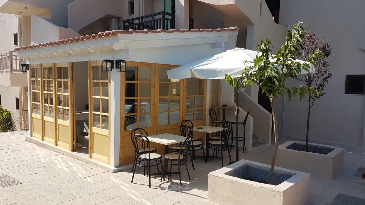 Sirocco Apartments Hersonissos  Bagian luar foto